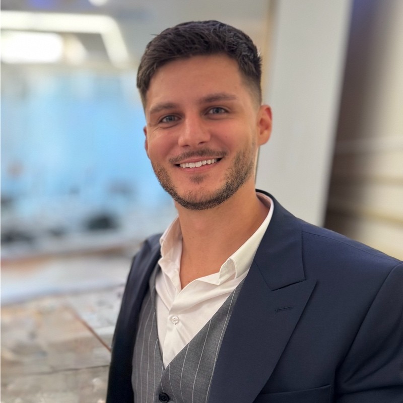 Bartosz Kujawa - Sales